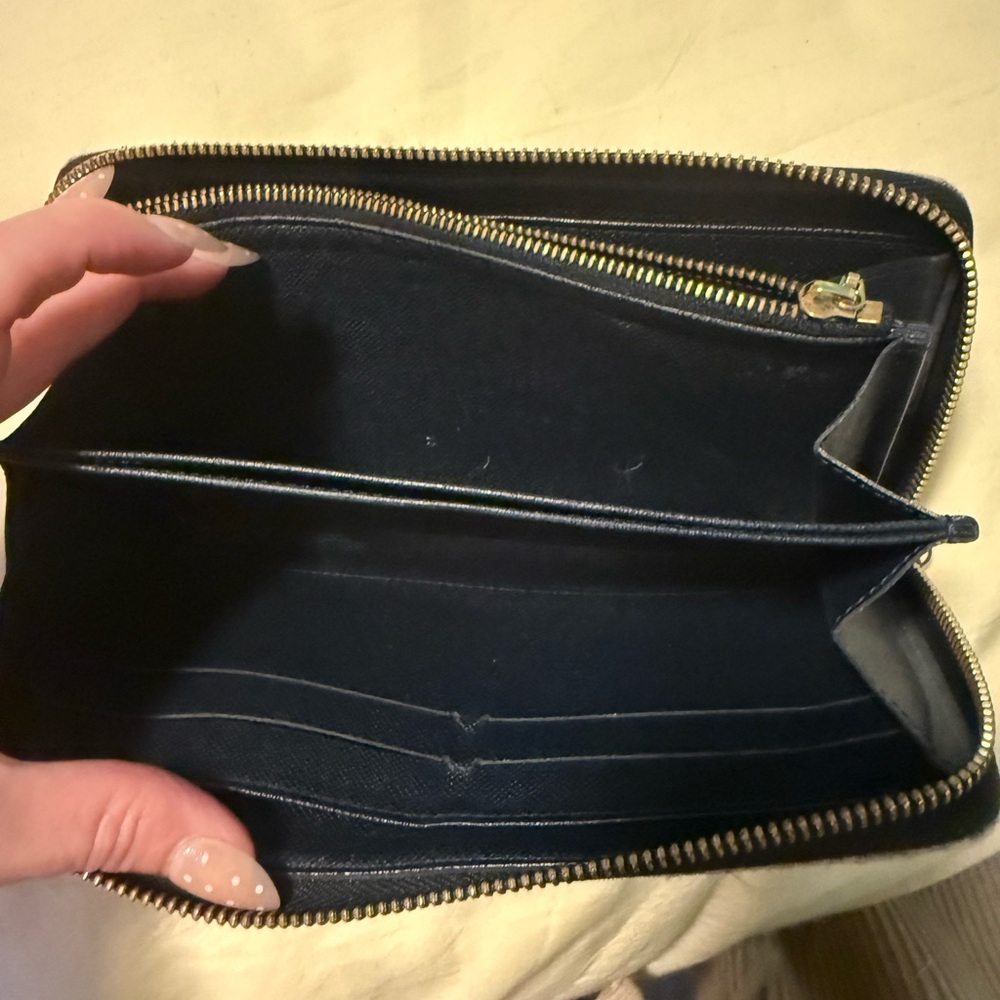 LV Zippy